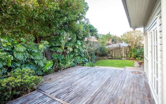 Sunny & Spacious Character Villa