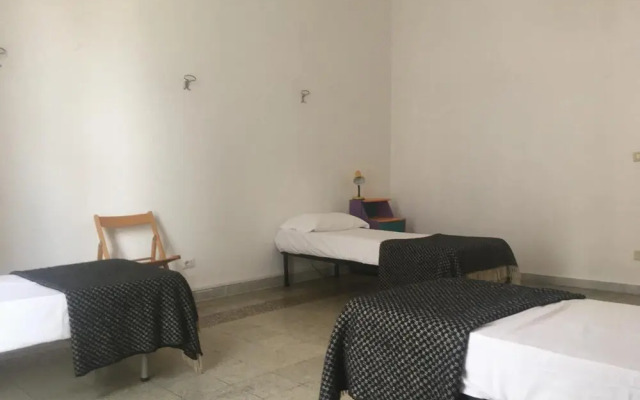 Hostel 6 Small Rooms