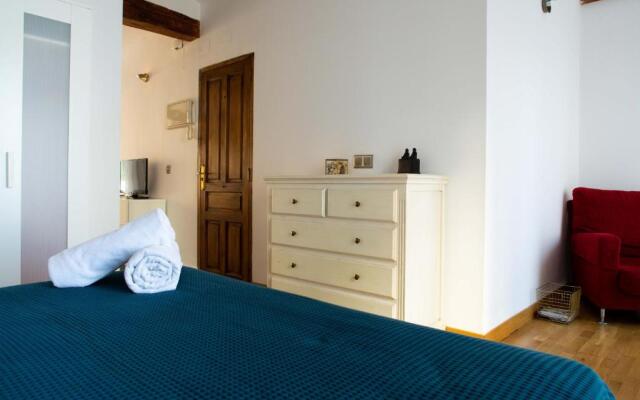 Cozy Wifi AC Loft In the Heart of Ruzafa