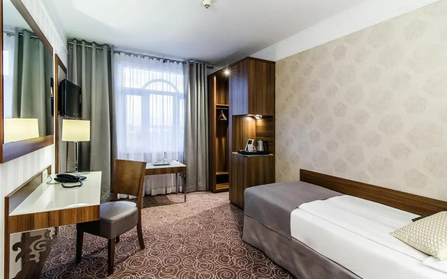 Hotel Lord Warsaw Airport