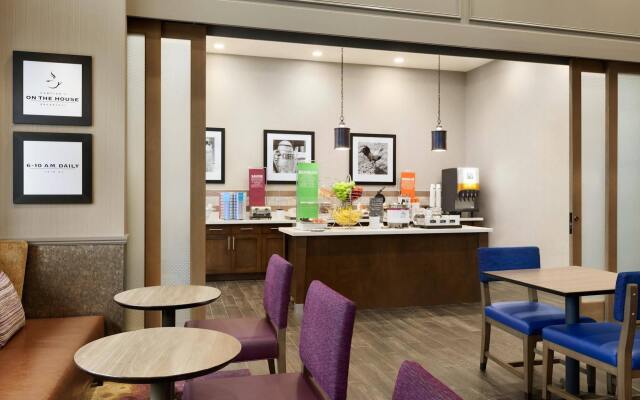 Hampton Inn & Suites Seattle/Renton