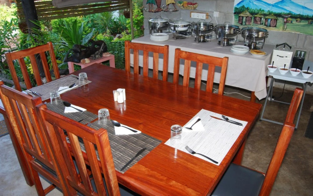 Dzimbahwe Guest Lodge