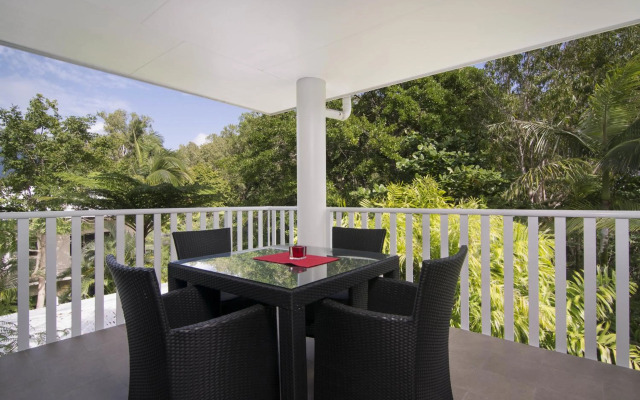 Port Douglas Outrigger Holiday Apartments