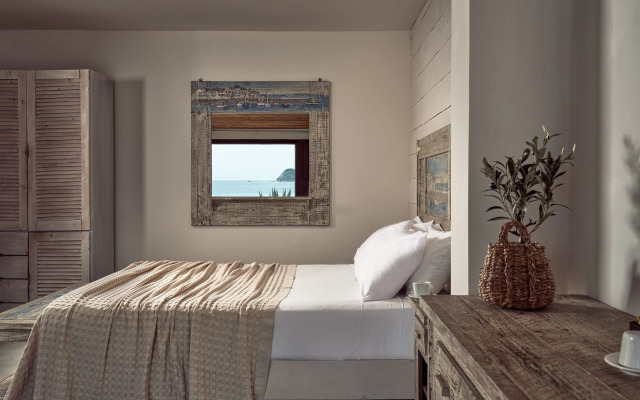 Gloria Maris Hotel Suites & Villas