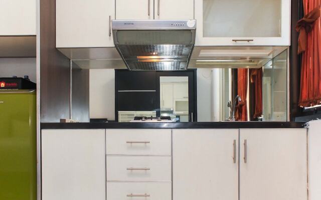 Homey and Strategic Studio Apartment at Metropark Condominium Jababeka