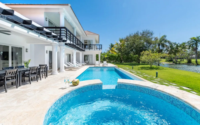 Lake View Villa