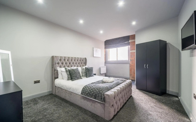 The Huddersfield Hotel