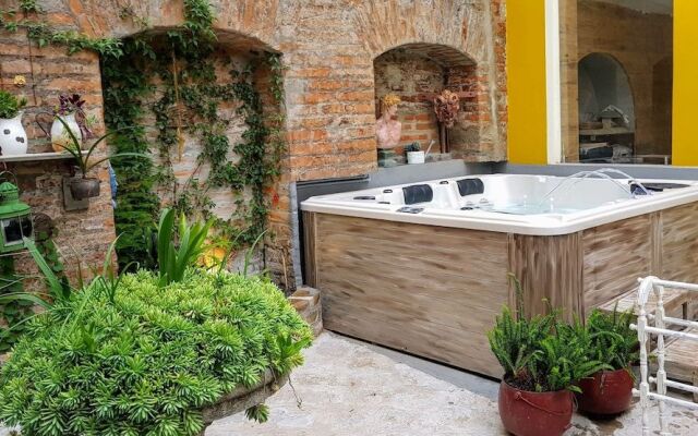Old Town Quito Suites, Apartments & Boutique hotel