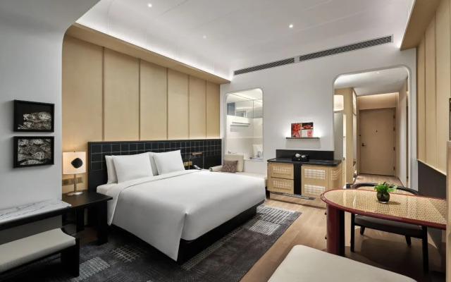 HUALUXE Shenzhen Bao'an by IHG