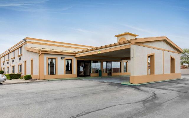 Quality Inn & Suites Bloomington University Area