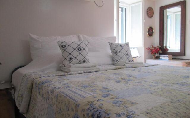 Rm Antonio on Dumanica St - En-suite Rm 5 min to the Old Town of Split