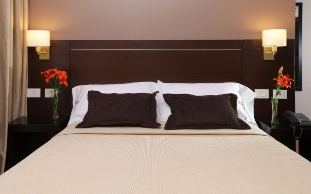 Europlaza Hotel & Suites