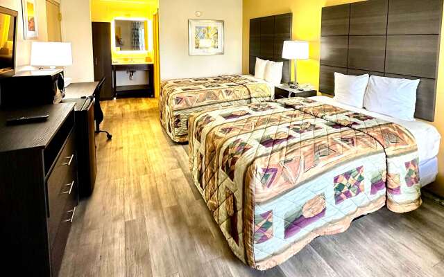 Days Inn by Wyndham Charlotte Northlake