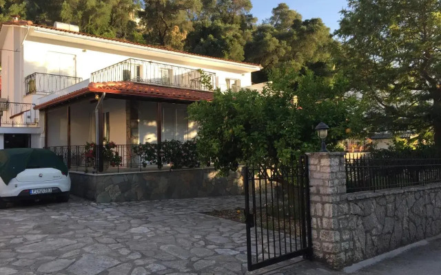 villalithos studio 2