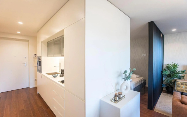 Bombarda Apartments by LovelyStay