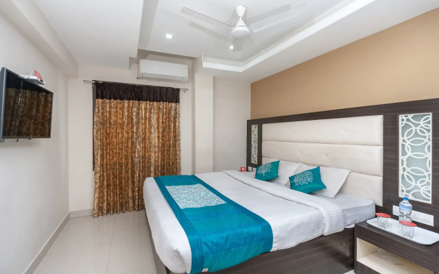 OYO 19909 Sri Guru Inn