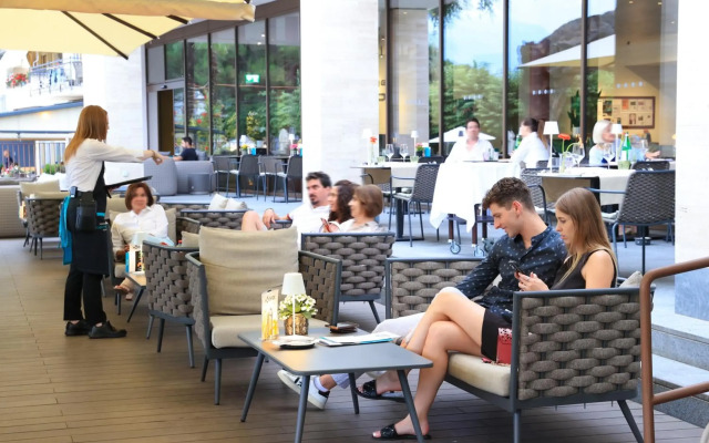 Hotel & LOUNGE LAGO MAGGIORE