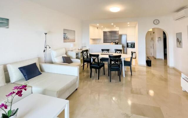 61-Beach Front Apartment with Stunning Views in Fuengirola