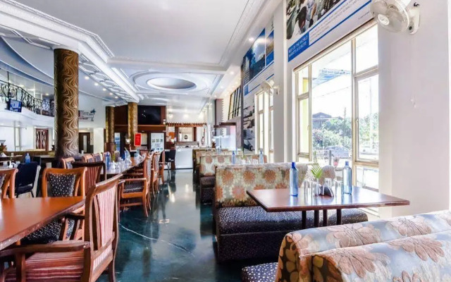 OYO Premium Lonavala Old Highway