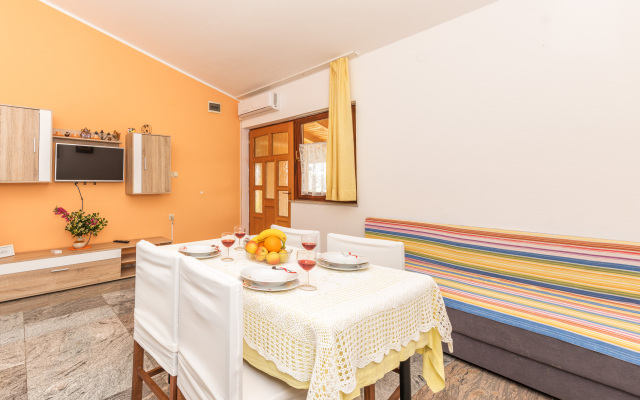 Orange Apartment Sea View