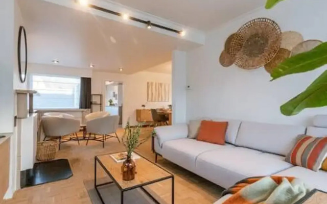 Spacious House With Garden for Family and Friends