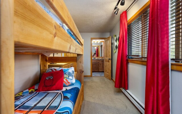 2054 The Pines 5 Bedroom Condo by RedAwning