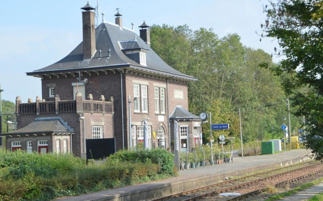 Snug Apartment in Schin op Geul Near Public Pool