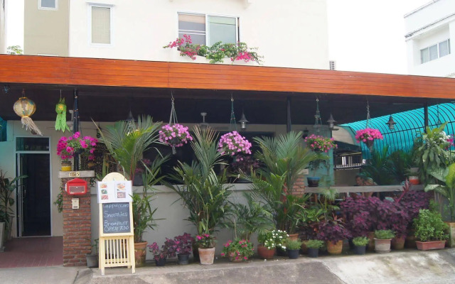 Oyo 304 Seven Suns Residence