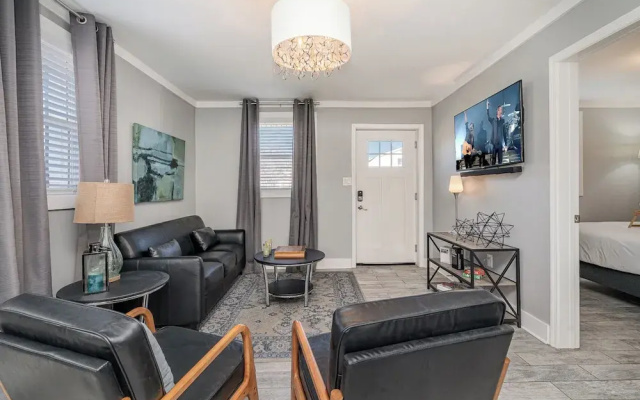Urban Pearl-2 Bedroom & Private Patio-in Midtown