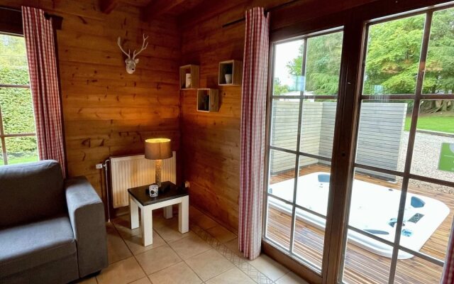 Charming Chalet in Waimes With Sauna and Jacuzzi
