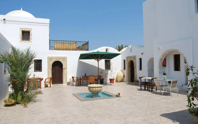 Maison Leila