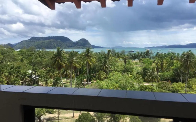 Eagle Bay Hotel