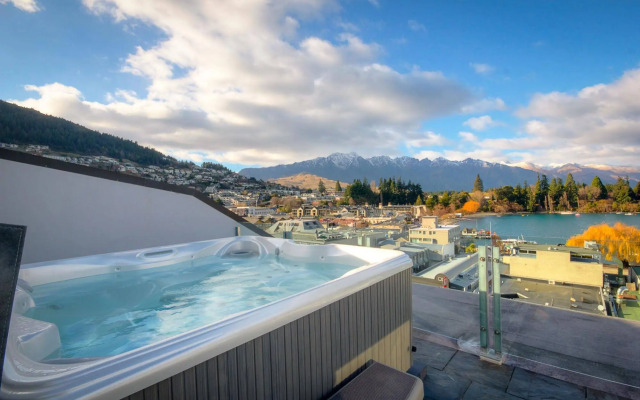 Shotover Penthouse & Spa by Staysouth