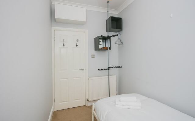 Three Bedroom Apartment in Willesden Green