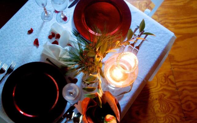 Creekwalk Inn Bed and Breakfast with Cabins