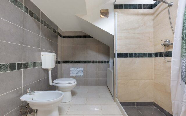 3324 Angela House by Barbarhouse