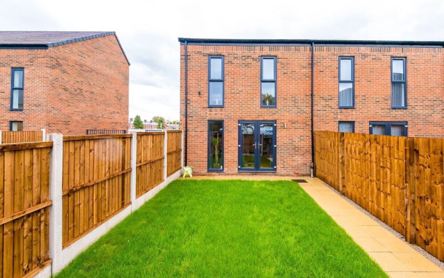Stunning 3-bed House in Salford