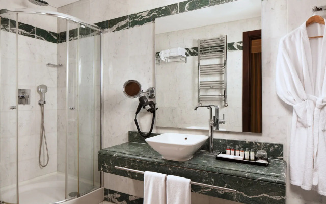 Celik Palace Hotel Convention Center & Thermal SPA