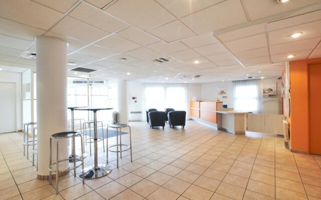 Premiere Classe Paris Ouest - Pont De Suresnes