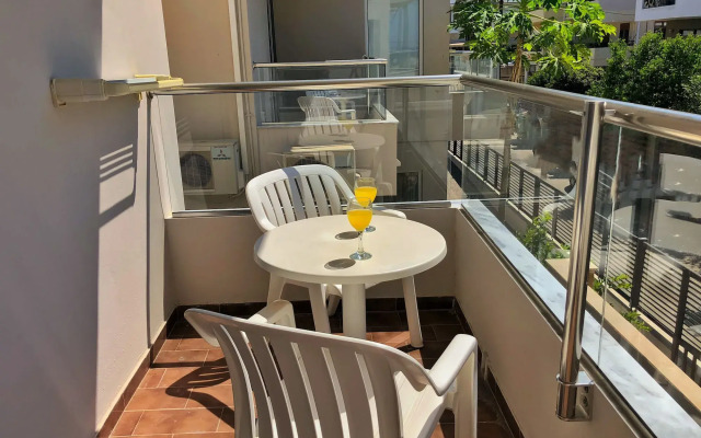 Caravel Apartment Hotel