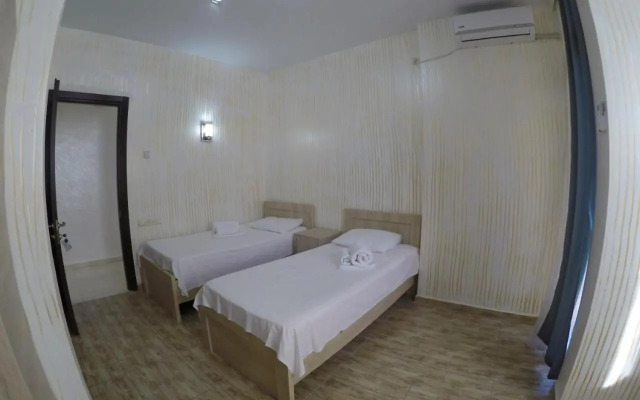 Angisa Guest House 68A