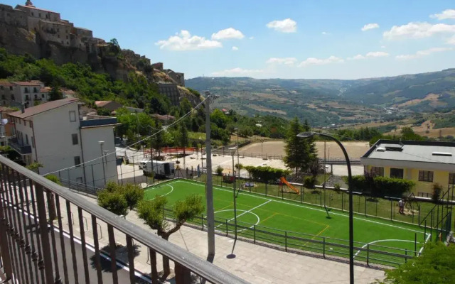 Coste Del Lago