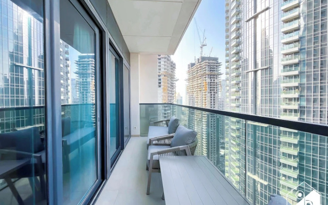 Skyline Elegance Fountain View 3BR in Downtown