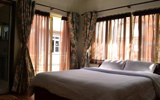 327 Thamel Hotel