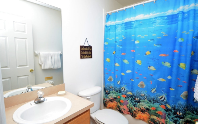 4648 5- Bdrm'Slake Views Facing Poolwater View