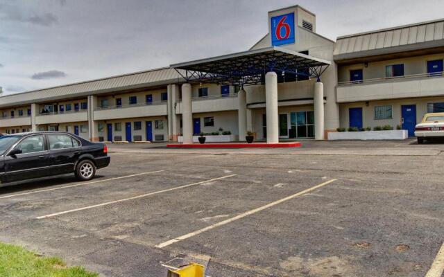 Motel 6 North Ridgeville, OH - Cleveland Intl Airport - N Ridgeville