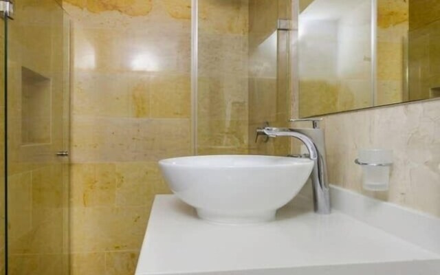 Amazing Studio, Steps to Beach, AC, Best Location
