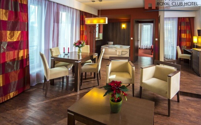 Royal Club Hotel