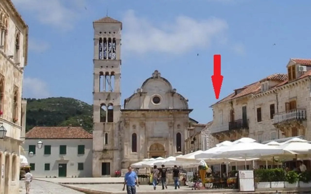 Takoma Hvar