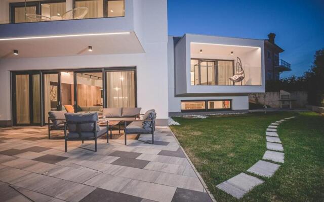 NEW 2022 Villa Ante